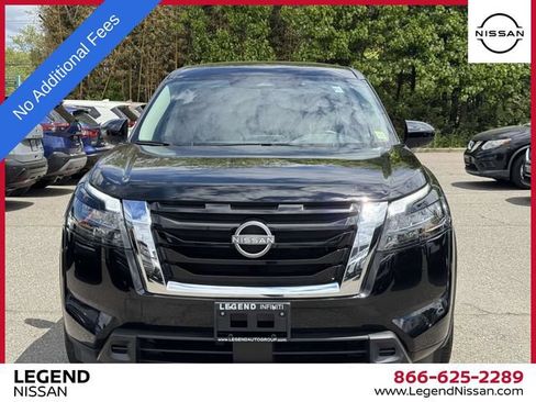 Used 2024 Nissan Pathfinder S AWD/4WD image 2