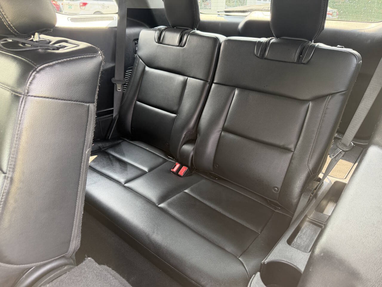 Used 2021 Ford Explorer XLT w/ Equipment Group 202A AWD/4WD image 13