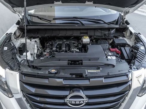 Used 2024 Nissan Pathfinder S image 15