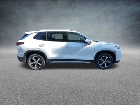 New 2025 Volkswagen Tiguan SE image 24