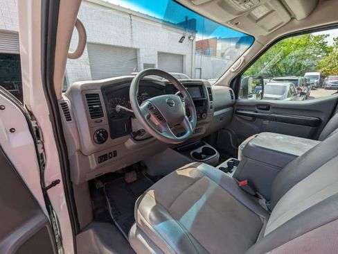 Used 2019 Nissan NV 2500 SV image 13