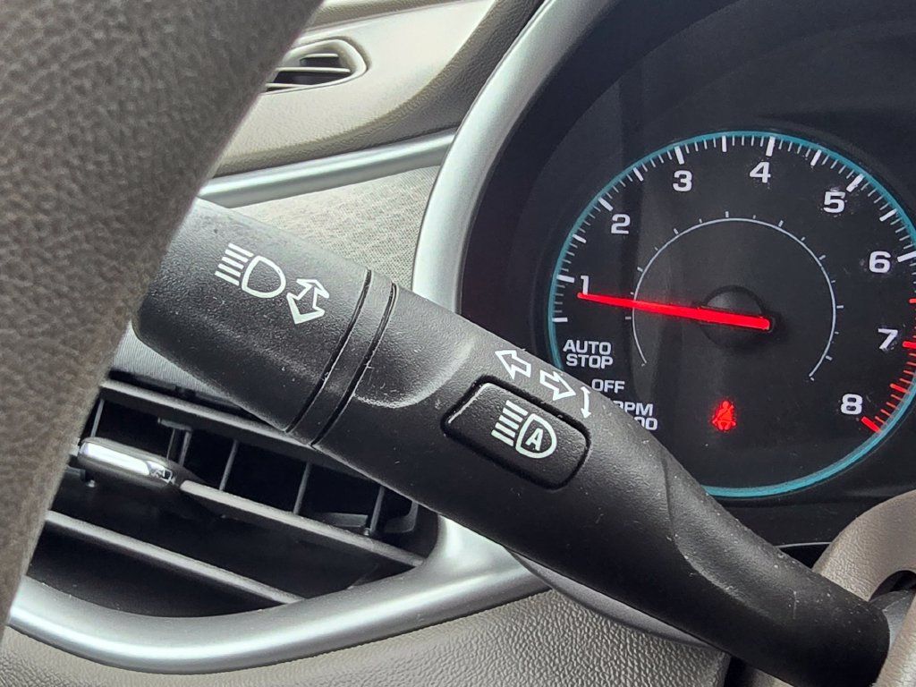 Used 2023 Chevrolet Malibu LT FWD image 22