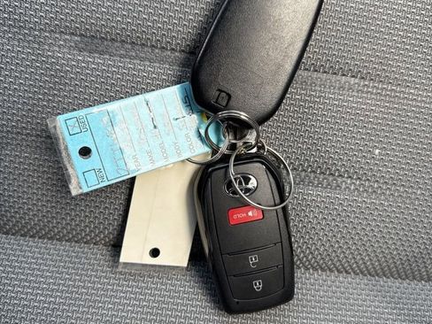 Used 2025 Toyota 4Runner TRD Sport AWD/4WD image 31