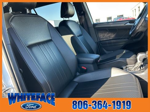 Used 2022 Volkswagen Tiguan SE R-Line image 42