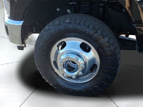 Used 2025 Ford F350 Lariat image 19