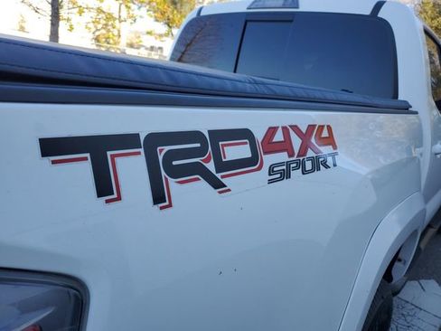 Used 2020 Toyota Tacoma TRD Sport image 9