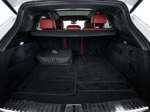 Certified 2022 Porsche Cayenne Platinum Edition image 25