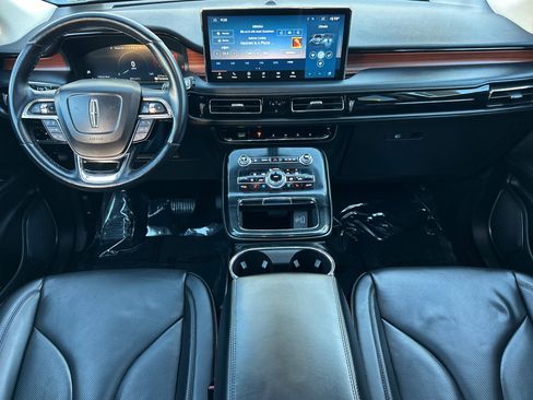 Used 2023 Lincoln Nautilus Reserve w/ Luxury Package image 12