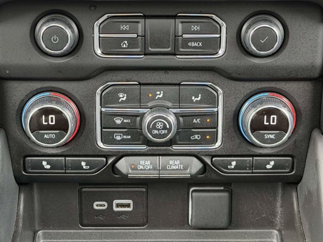Used 2024 Chevrolet Tahoe RST w/ Luxury Package AWD/4WD image 24
