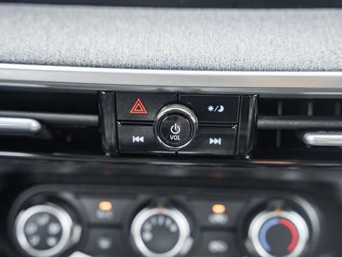 Used 2025 Nissan Kicks SV w/ Charging Package image 22