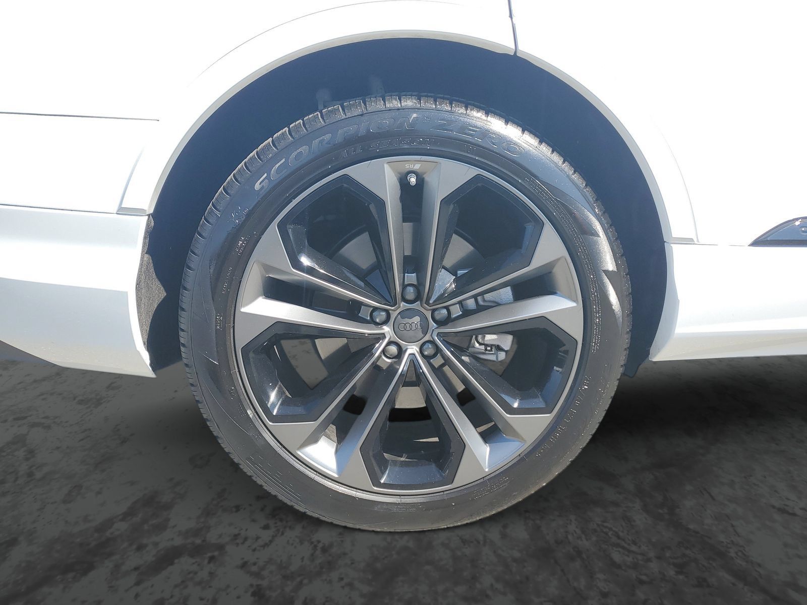 Used 2026 Audi Q7 3.0T Premium Plus w/ Premium Plus Package AWD/4WD image 5