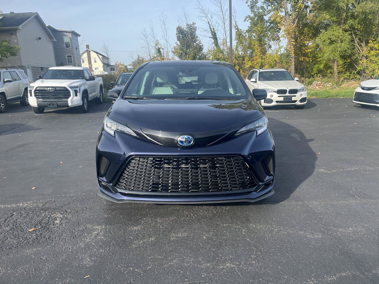 Used 2025 Toyota Sienna XSE AWD/4WD image 7