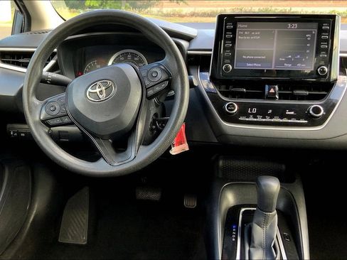 Used 2020 Toyota Corolla LE image 5