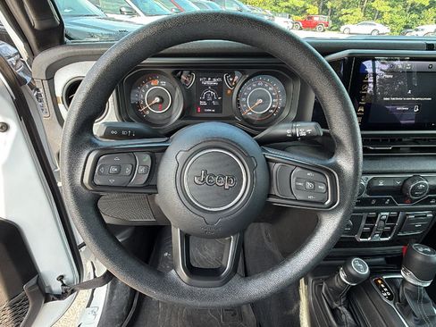 Used 2025 Jeep Wrangler Unlimited Sport AWD/4WD image 26