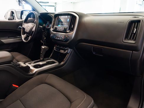Used 2016 Chevrolet Colorado LT w/ LT Convenience Package RWD image 21