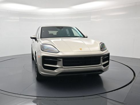 Used 2026 Porsche Cayenne GTS AWD/4WD image 46