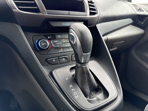 Used 2020 Ford Transit Connect XLT image 19