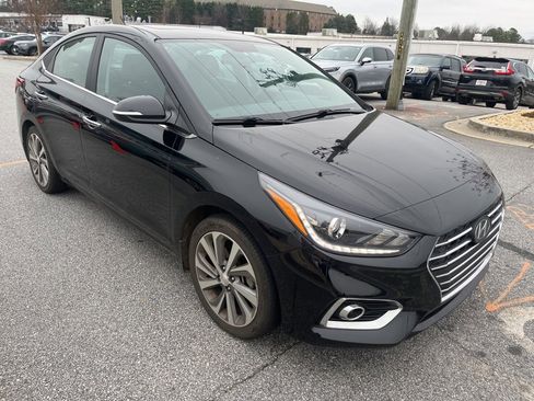 Used 2022 Hyundai Accent Limited image 2