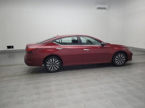 Used 2024 Nissan Altima 2.5 SV image 10