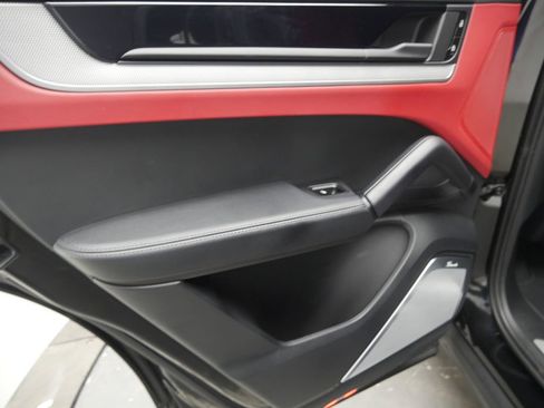 Certified 2026 Porsche Cayenne Coupe image 13
