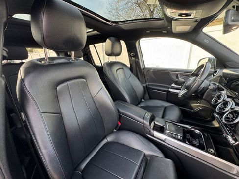 Used 2021 Mercedes-Benz GLB 250 4MATIC image 41