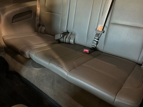 Used 2015 Chevrolet Suburban LTZ AWD/4WD image 17
