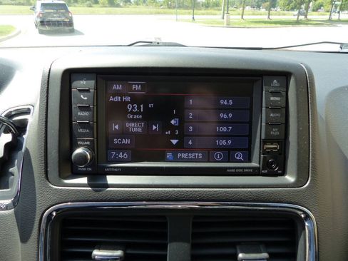 Used 2019 Dodge Grand Caravan SE FWD image 29