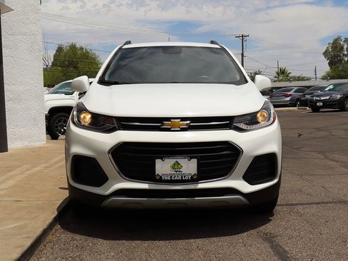Used 2021 Chevrolet Trax LT AWD/4WD image 16