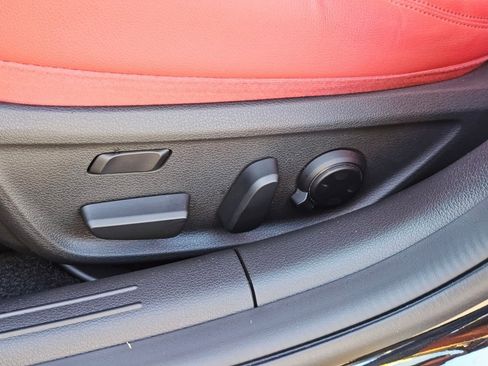 Certified 2025 Genesis G70 3.3T Advanced image 33