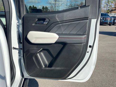 Used 2024 GMC Canyon AT4X image 22