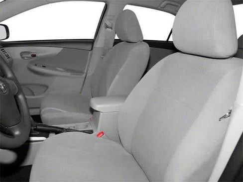 Used 2013 Toyota Corolla L image 6