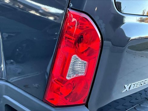 Used 2015 Nissan Xterra S image 28