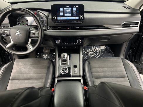 Used 2024 Mitsubishi Outlander SE AWD/4WD image 44