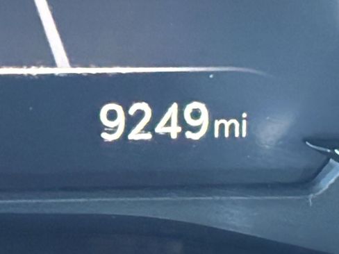 Used 2025 Genesis G70 2.5T image 41