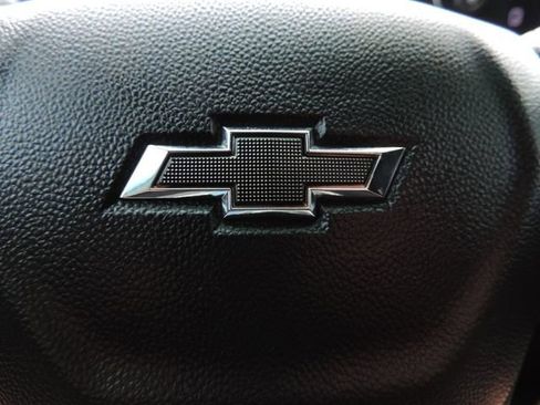 Used 2025 Chevrolet Trax RS w/ Sunroof Package FWD image 29