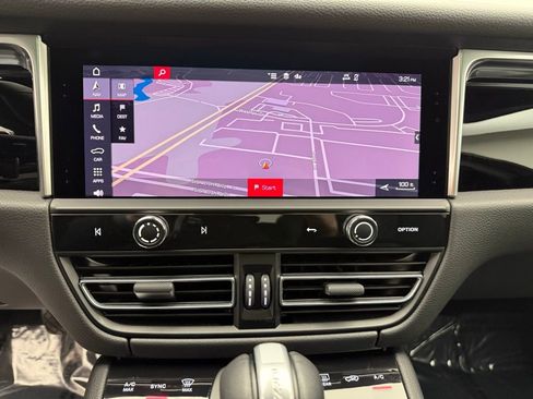 Used 2024 Porsche Macan S image 18