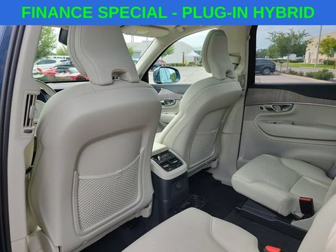 Used 2024 Volvo XC90 T8 Plus w/ Protection Package Premier AWD/4WD image 12