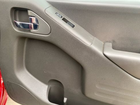 Used 2019 Nissan Frontier PRO-4X image 34