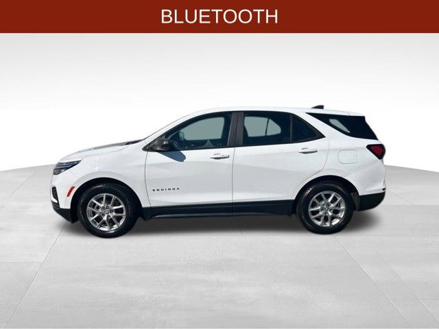 Used 2022 Chevrolet Equinox LS w/ LPO, Floor Liner Package FWD image 4
