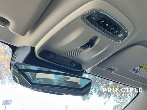 Used 2020 Volvo V60 T5 Cross Country image 20