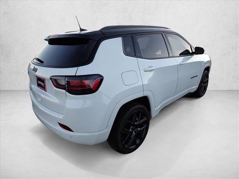 Used 2024 Jeep Compass Limited w/ High Altitude Package image 4