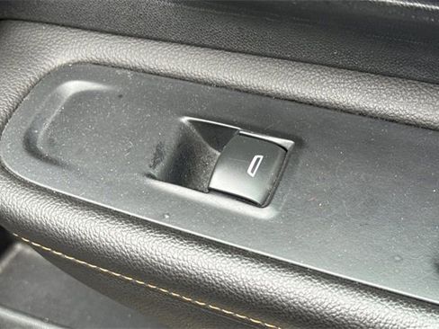 Used 2020 GMC Terrain SLE w/ Elevation Edition image 22