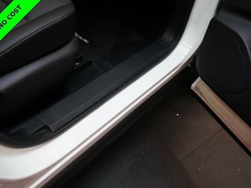 Used 2022 Nissan Rogue SV w/ SV Premium Package image 62