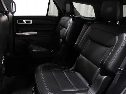 Certified 2022 Ford Explorer XLT w/ Equipment Group 202A image 20
