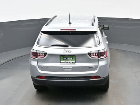 Used 2024 Jeep Compass Latitude image 31