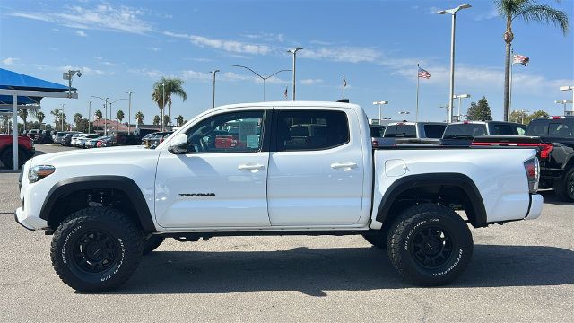 Used 2021 Toyota Tacoma TRD Off-Road w/ TRD Premium Off Road Package AWD/4WD image 7