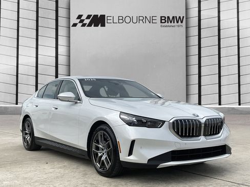 Certified 2025 BMW i5 eDrive40i w/ Premium Package RWD image 1