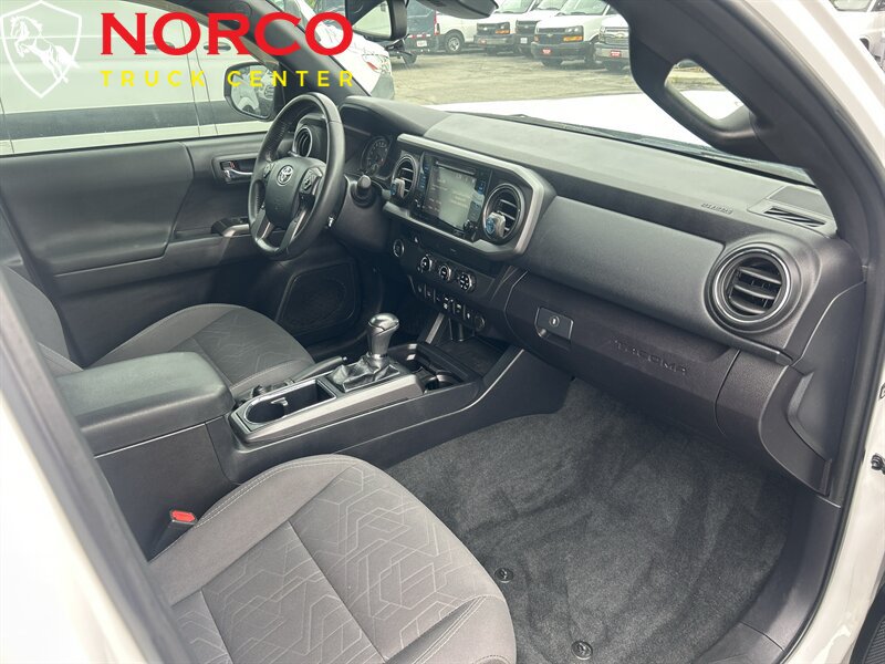 Used 2018 Toyota Tacoma TRD Sport w/ Technology Package RWD image 13