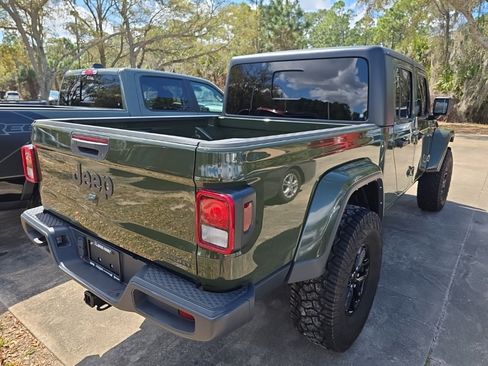 Used 2021 Jeep Gladiator Sport image 6
