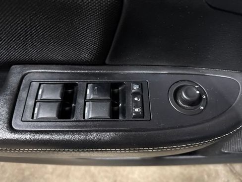 Used 2012 Dodge Avenger SXT FWD image 5